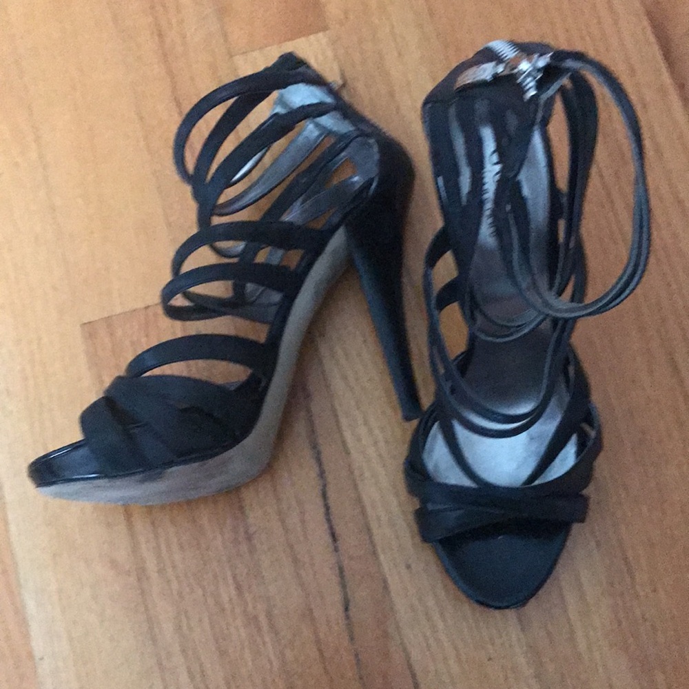 GUESS Open toe Heels - Picture 2 of 8